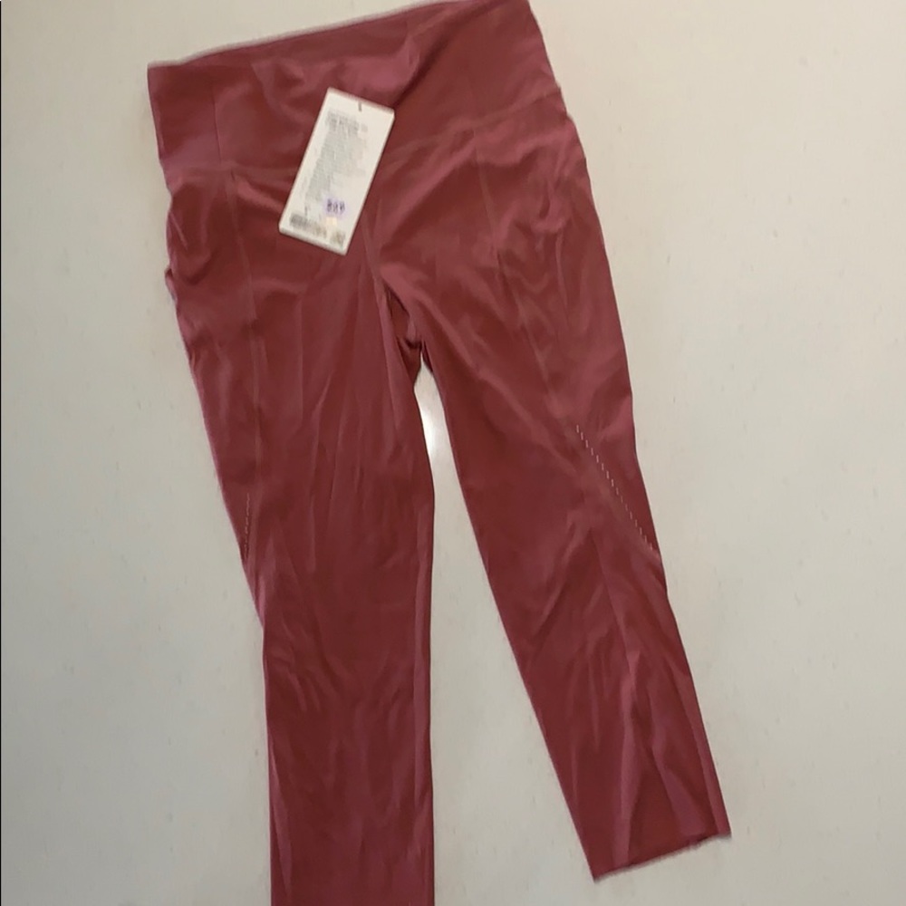 Lululemon sz 8 Fast and Free HR Crop 21” Elite